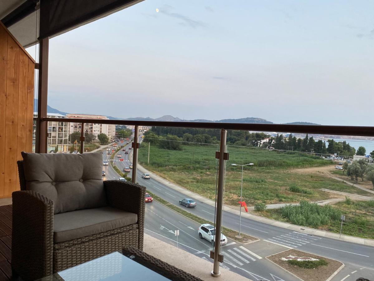 Bitcoin And Ethereum Deluxe Apartments Bar Exterior photo
