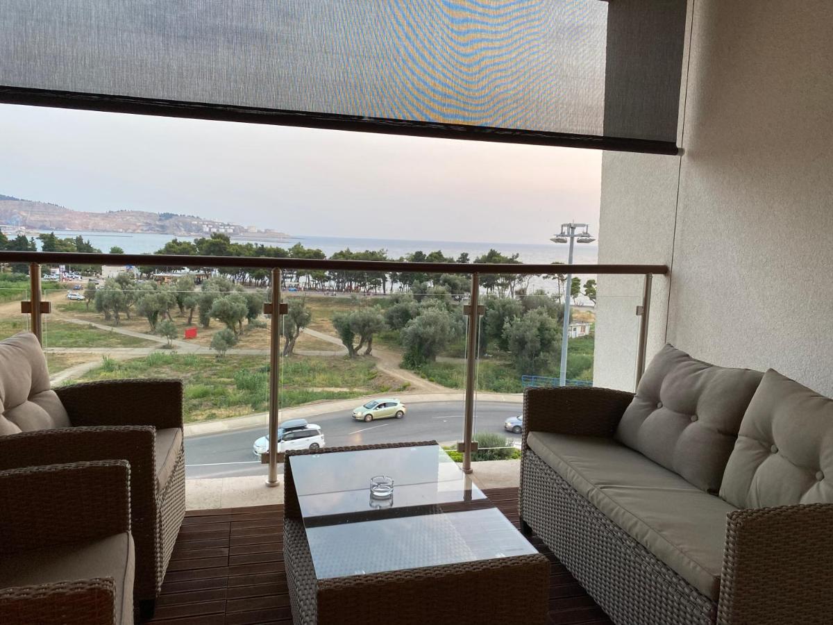 Bitcoin And Ethereum Deluxe Apartments Bar Exterior photo