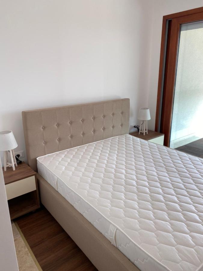 Bitcoin And Ethereum Deluxe Apartments Bar Exterior photo