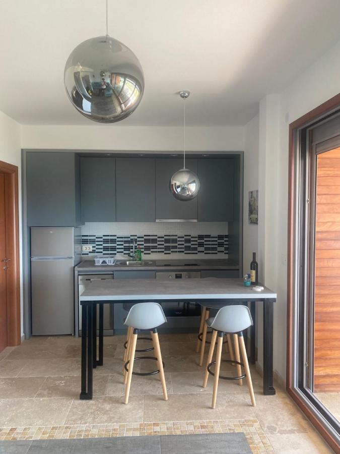 Bitcoin And Ethereum Deluxe Apartments Bar Exterior photo