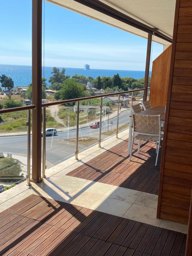 Bitcoin And Ethereum Deluxe Apartments Bar Exterior photo